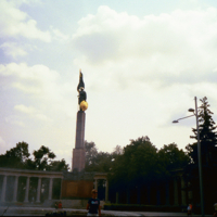 Soviet memorial to the defeat of Fascism WWII in Vienna4.JPG