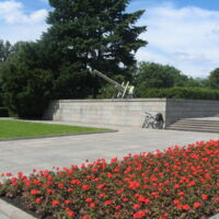 Soviet WWII Memorial Tiergarten Berlin5.JPG