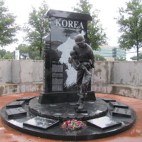 Pensacola FL Korean War Memorial2.JPG