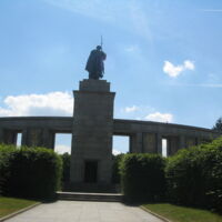 Soviet WWII Memorial Tiergarten Berlin18.JPG